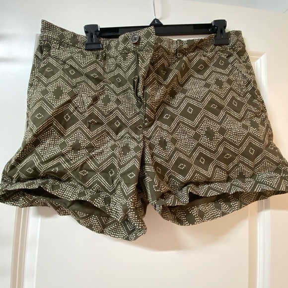Women’s banana republic shorts - Picture 1 of 3